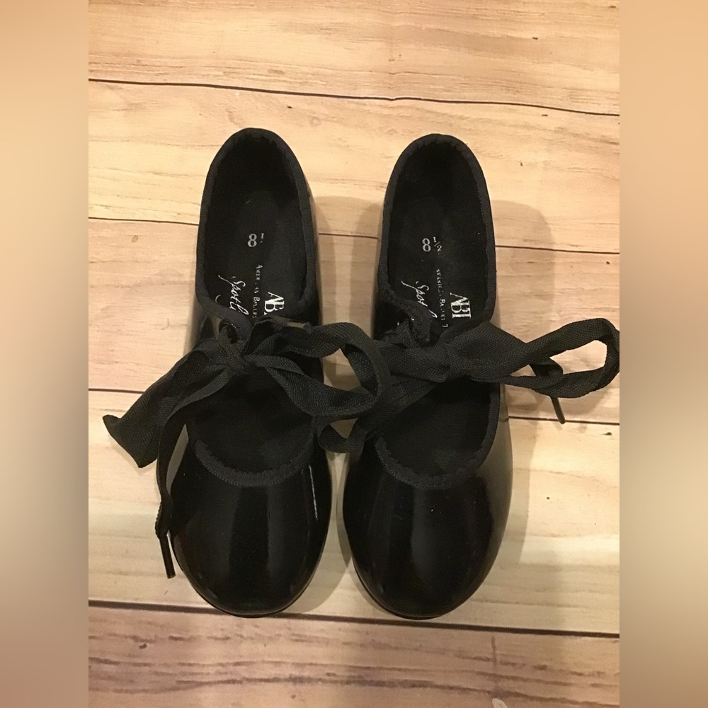Spotlights by payless ballet  girls leather shoes size 8 1/2